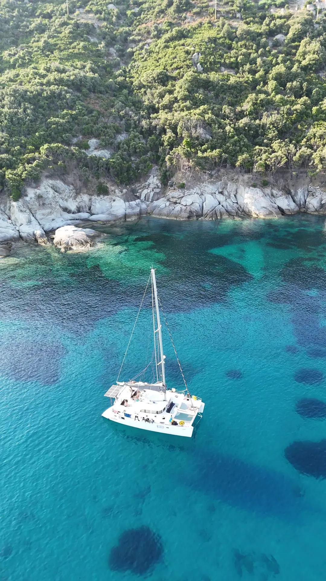 Elba25_Catamarano in rada